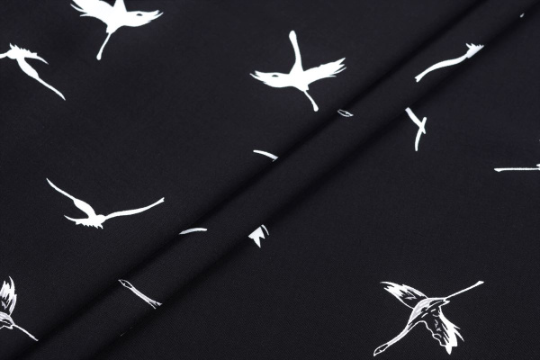 Ткань плательно-блузочная штапель, Maks Style, вискоза 100%, цвет ткани черный, журавли, арт. MS- 2215 D-1 C-2