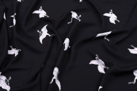 Ткань плательно-блузочная штапель, Maks Style, вискоза 100%, цвет ткани черный, аисты, арт. MS- 1226 D-21 C-2